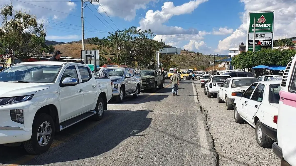 bloquean carretera